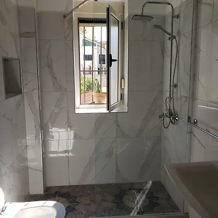 Art Gallery 2 Apartment Tirana